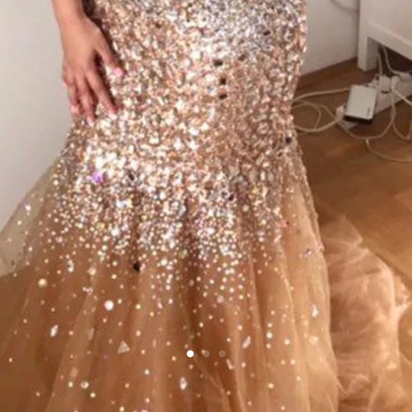 Formal Dress - Picture 3 of 3